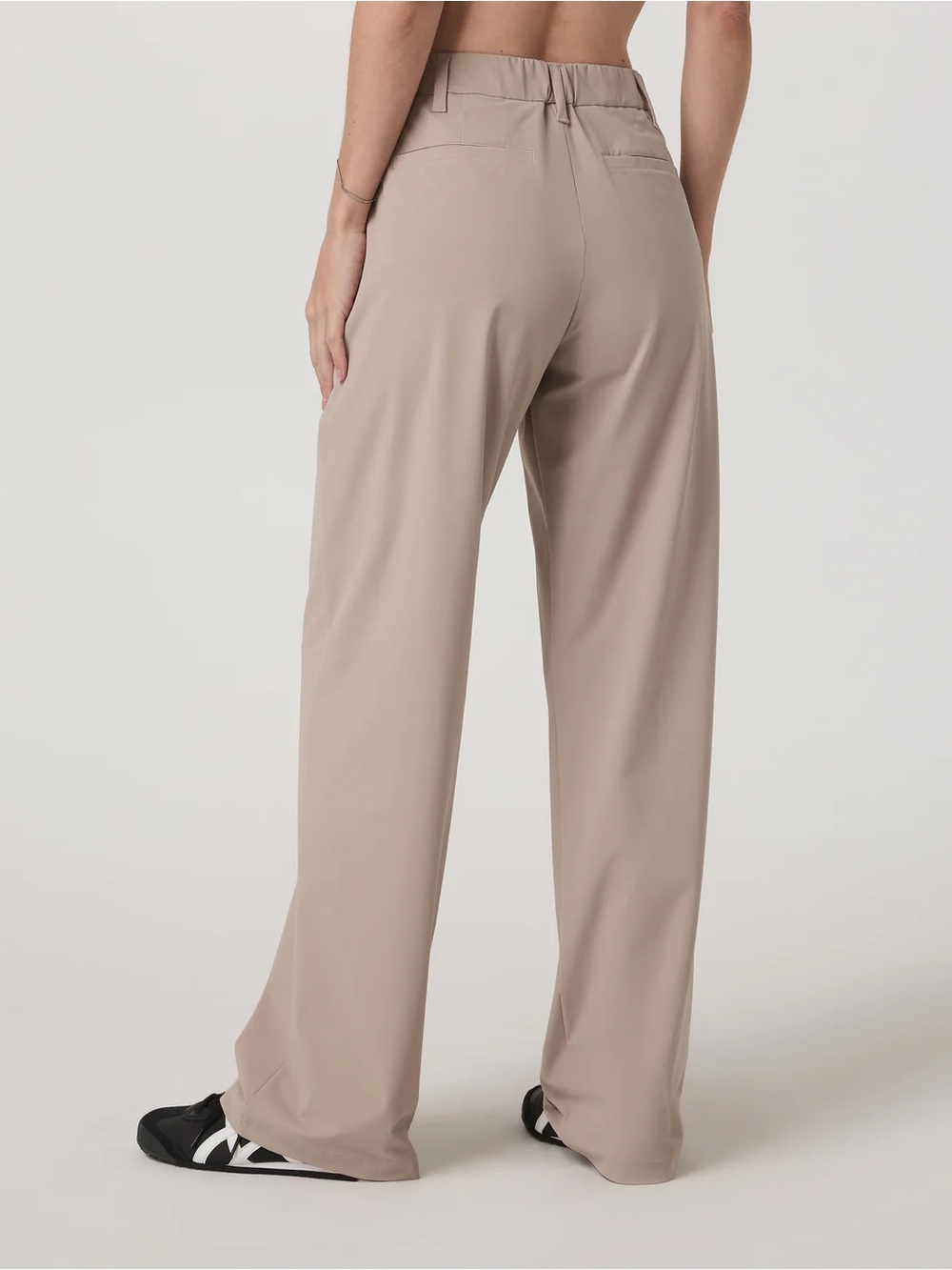 Vuori Miles Straight Leg Trouser in Willow Gray Medium - Picture 2 of 7